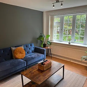 Comfortable 3 Bed House With Garden & Parking Nottingham