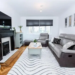 Charming 3-bed Retreat, Excellent Locaton Nottingham